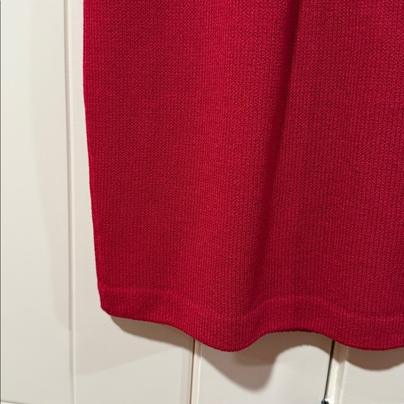 NWT St. JOHN Two Piece Suit Jacket 2 Skirt 6 ~ Red w/Gold Hardware Santana Knit - Picture 15 of 17